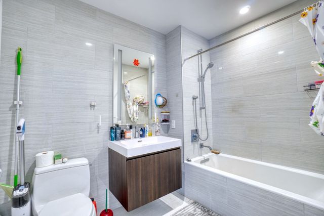 13101 40th Rd Apt 10W, New York City, NY 11354