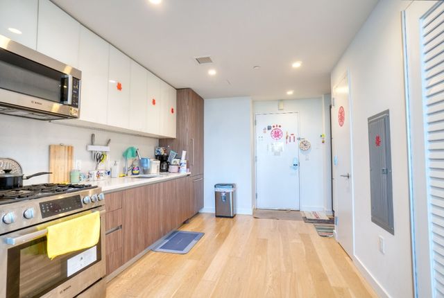 13101 40th Rd Apt 10W, New York City, NY 11354