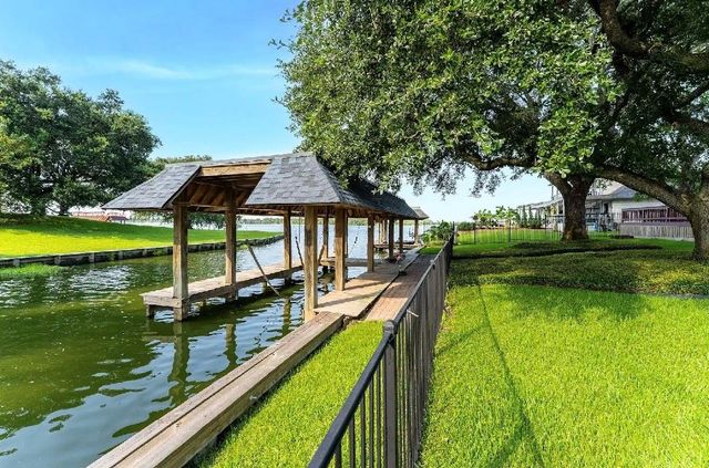 8311 Amber Cove Drive, Houston, TX 77346