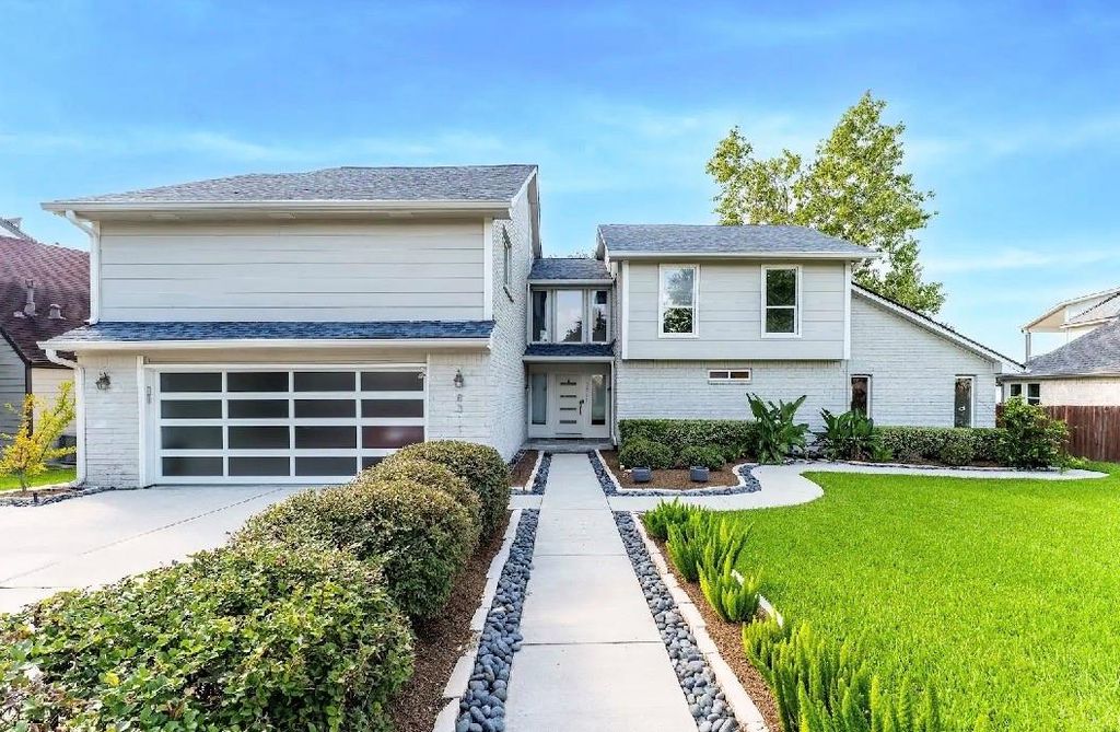 8311 Amber Cove Drive, Houston, TX 77346