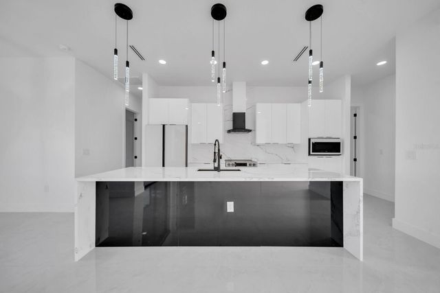 3100 SALLY AVENUE S, Lehigh Acres, FL 33976