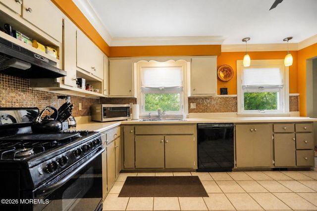 532 Robinhood Road, Brick, NJ 08724