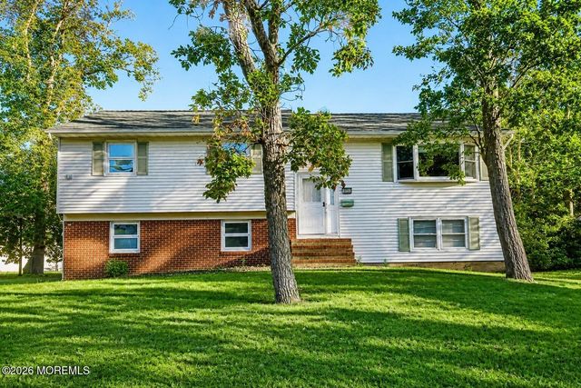 532 Robinhood Road, Brick, NJ 08724