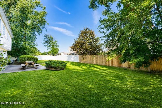532 Robinhood Road, Brick, NJ 08724