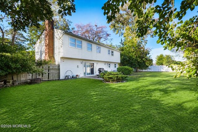 532 Robinhood Road, Brick, NJ 08724