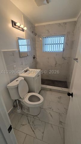 1118 NE 2nd Ct 1, Hallandale Beach, FL 33009