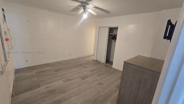 1118 NE 2nd Ct 1, Hallandale Beach, FL 33009