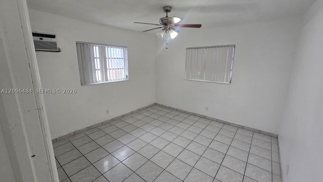 1118 NE 2nd Ct 1, Hallandale Beach, FL 33009