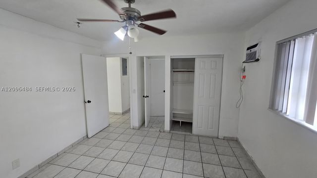 1118 NE 2nd Ct 1, Hallandale Beach, FL 33009