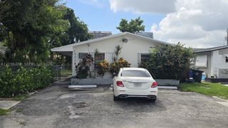 1118 NE 2nd Ct 1, Hallandale Beach, FL 33009