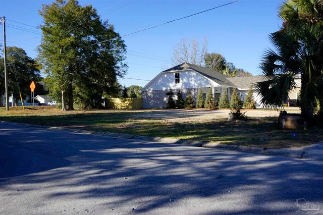 900 Scenic Hwy, Pensacola, FL 32503