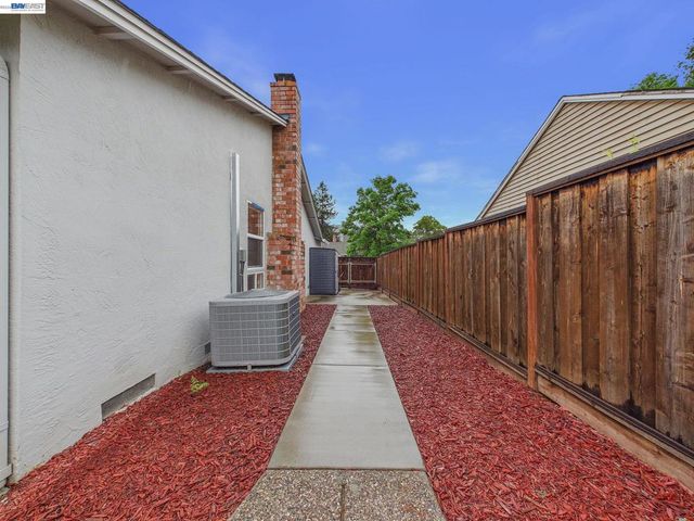 3749 Platt Ct N, Pleasanton, CA 94588