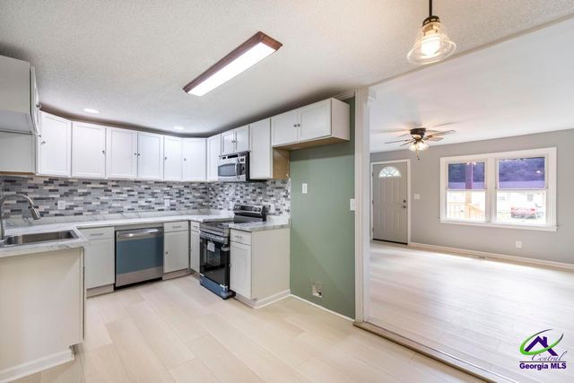 121 Napier Avenue, Warner Robins, GA 31093