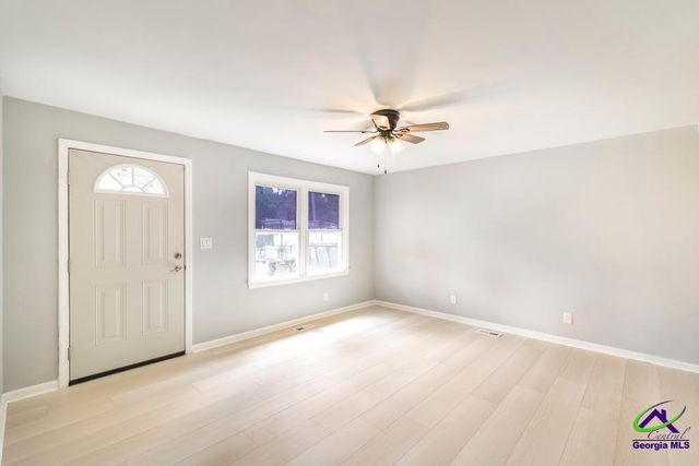 121 Napier Avenue, Warner Robins, GA 31093