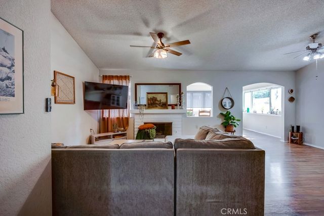 930 Countryside Street, Hemet, CA 92545