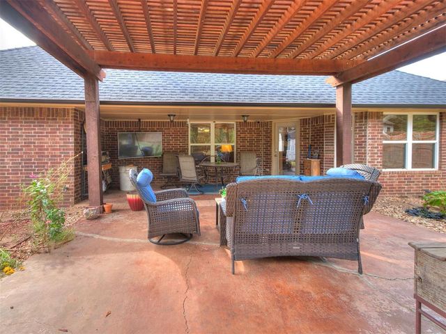 448 Highgrove Drive, Blanchard, OK 73010