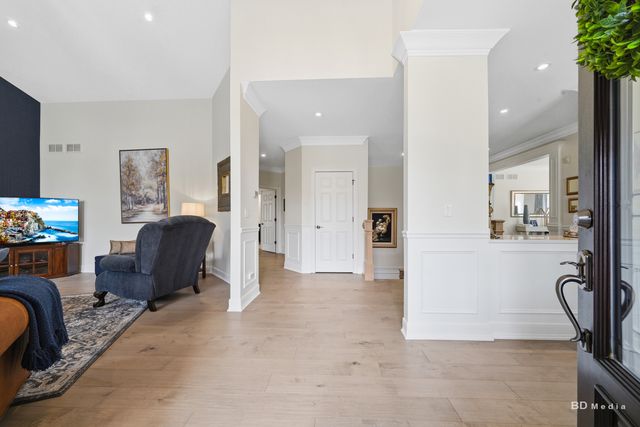 8999 Holland Harbor Circle, Frankfort, IL 60423