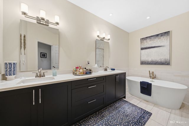 8999 Holland Harbor Circle, Frankfort, IL 60423