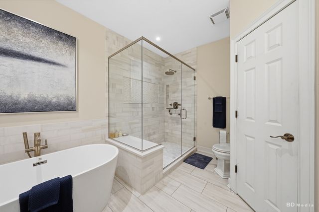 8999 Holland Harbor Circle, Frankfort, IL 60423