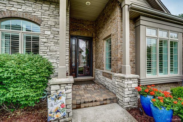 8999 Holland Harbor Circle, Frankfort, IL 60423