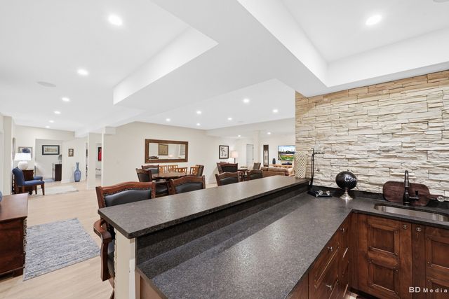 8999 Holland Harbor Circle, Frankfort, IL 60423