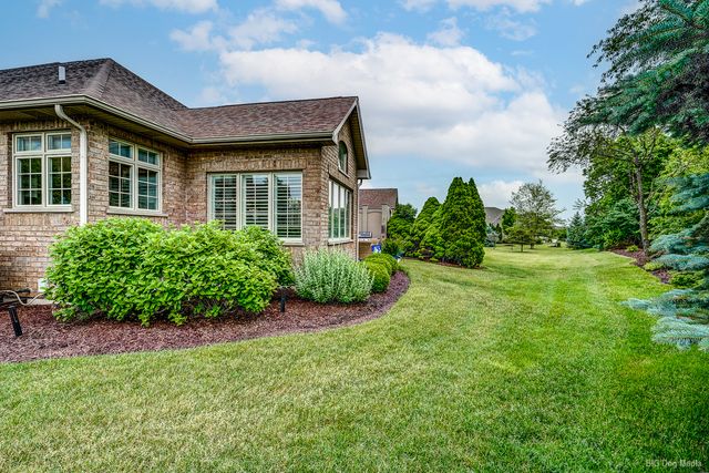 8999 Holland Harbor Circle, Frankfort, IL 60423