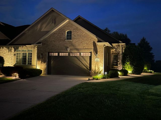 8999 Holland Harbor Circle, Frankfort, IL 60423