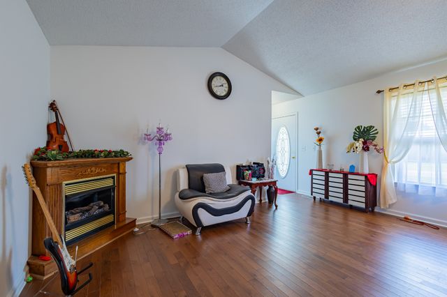 614 Fairview Cir, Winchester, TN 37398