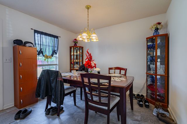 614 Fairview Cir, Winchester, TN 37398