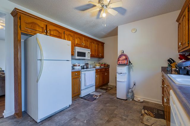 614 Fairview Cir, Winchester, TN 37398