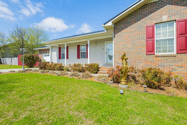 614 Fairview Cir, Winchester, TN 37398