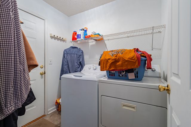 614 Fairview Cir, Winchester, TN 37398