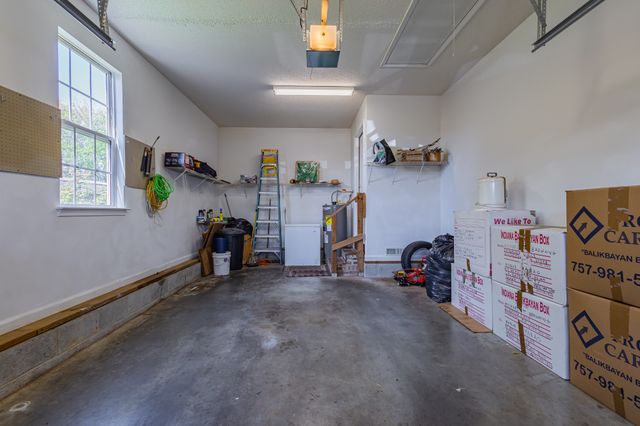 614 Fairview Cir, Winchester, TN 37398