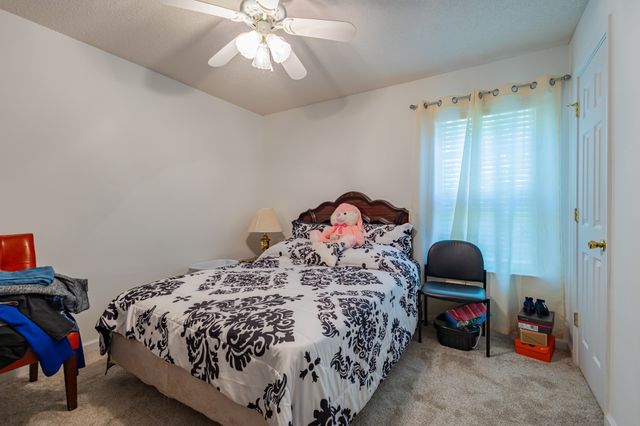 614 Fairview Cir, Winchester, TN 37398