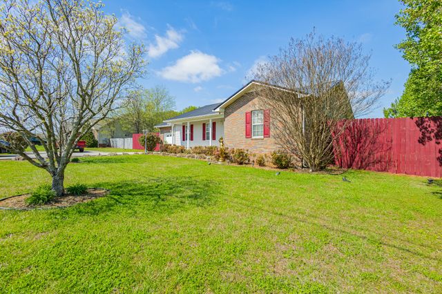 614 Fairview Cir, Winchester, TN 37398