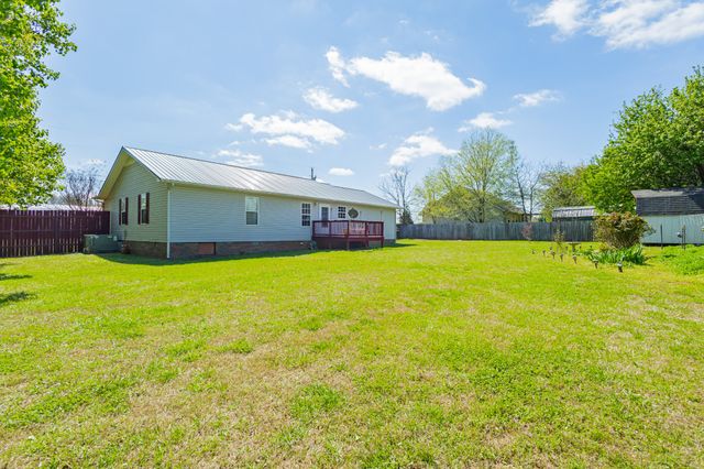614 Fairview Cir, Winchester, TN 37398
