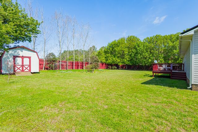 614 Fairview Cir, Winchester, TN 37398