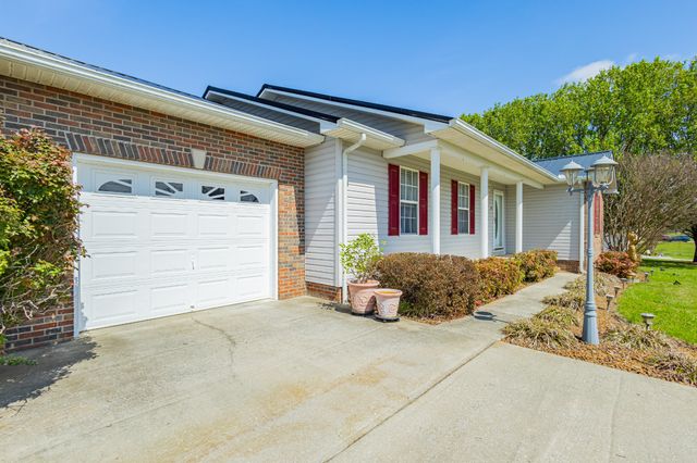 614 Fairview Cir, Winchester, TN 37398