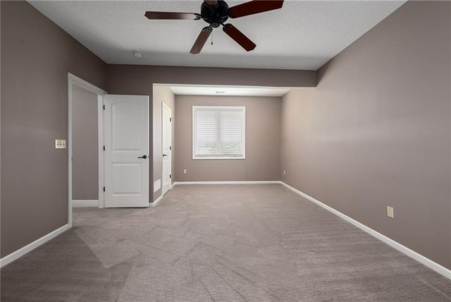12449 Meadow Lane, Kansas City, KS 66109