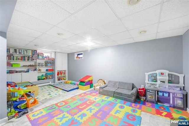 23-26 Berkshire Road, Fair Lawn, NJ 07410