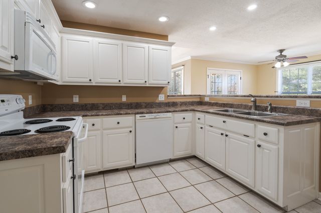 1045 Emerald Way, Castalian Springs, TN 37031