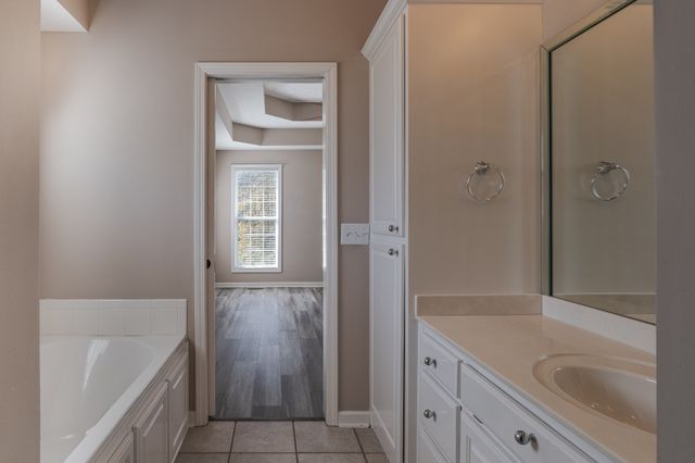 1045 Emerald Way, Castalian Springs, TN 37031