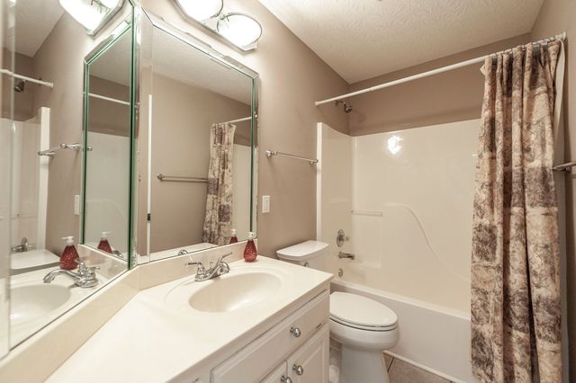 1045 Emerald Way, Castalian Springs, TN 37031