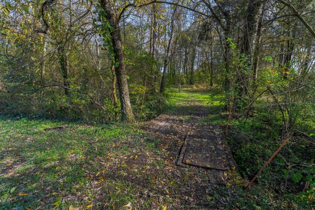 1045 Emerald Way, Castalian Springs, TN 37031