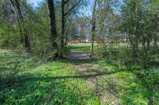 1045 Emerald Way, Castalian Springs, TN 37031