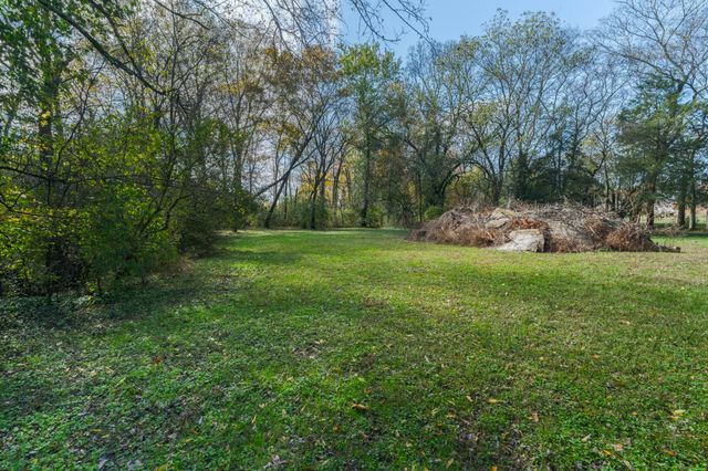 1045 Emerald Way, Castalian Springs, TN 37031