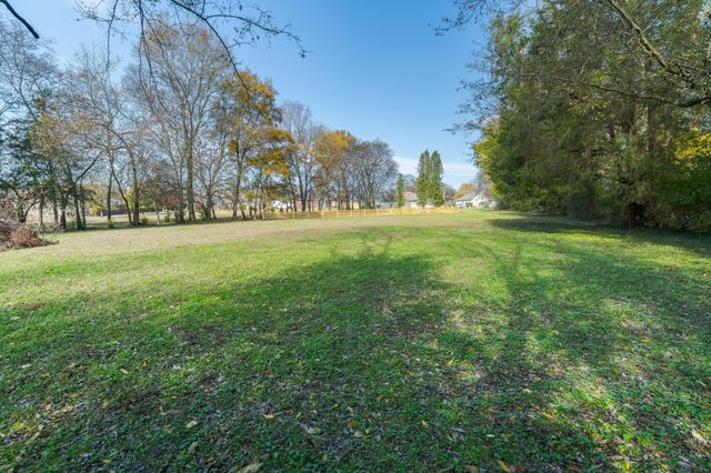 1045 Emerald Way, Castalian Springs, TN 37031