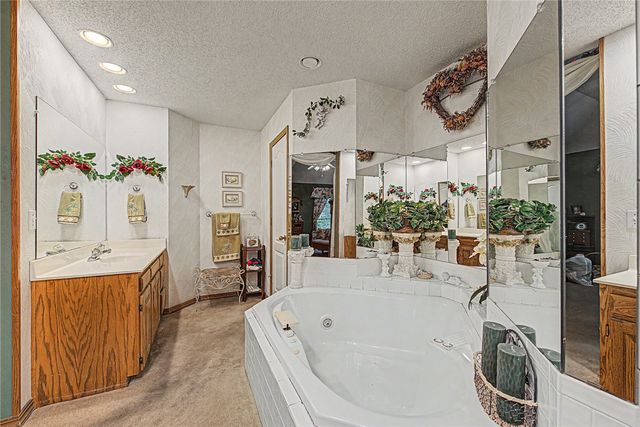 400 NW Linebarger Lane, Bentonville, AR 72712