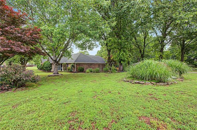 400 NW Linebarger Lane, Bentonville, AR 72712