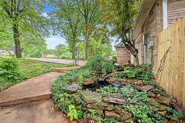 400 NW Linebarger Lane, Bentonville, AR 72712